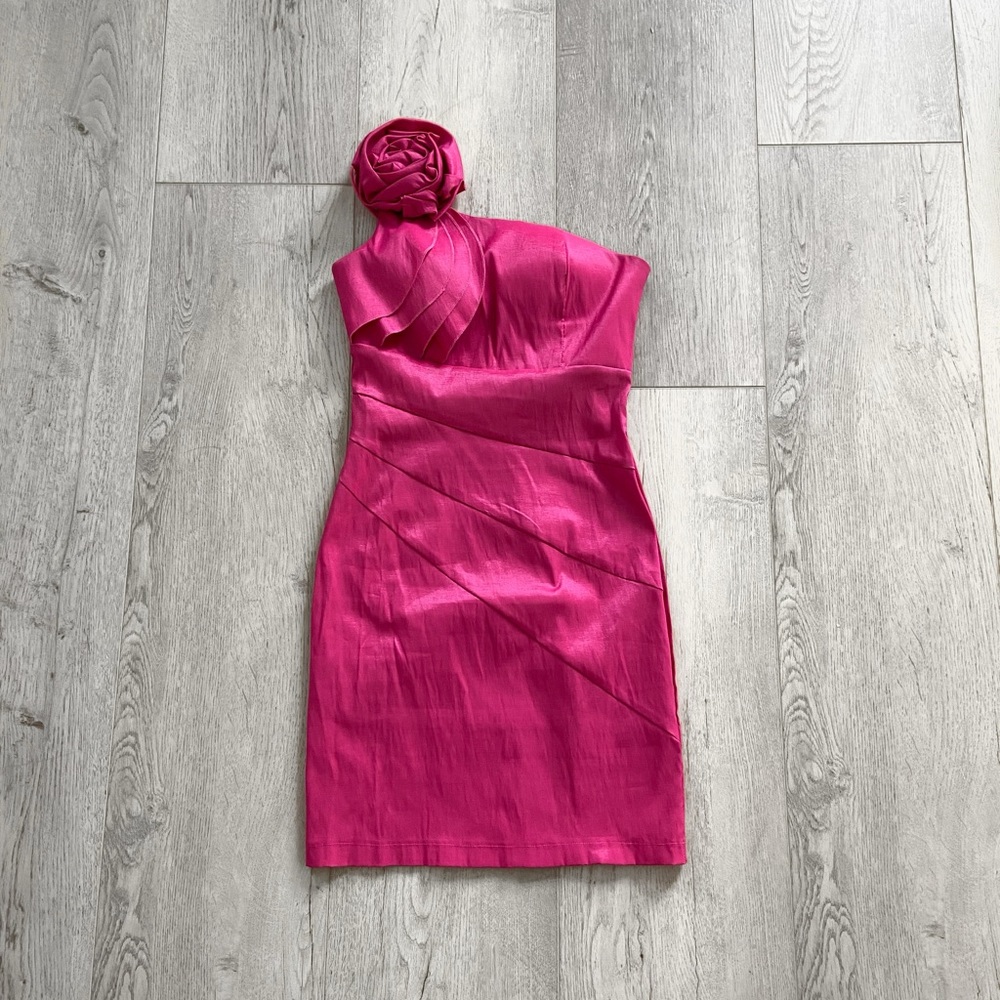 Sirens | Barbie Pink one shoulder dress